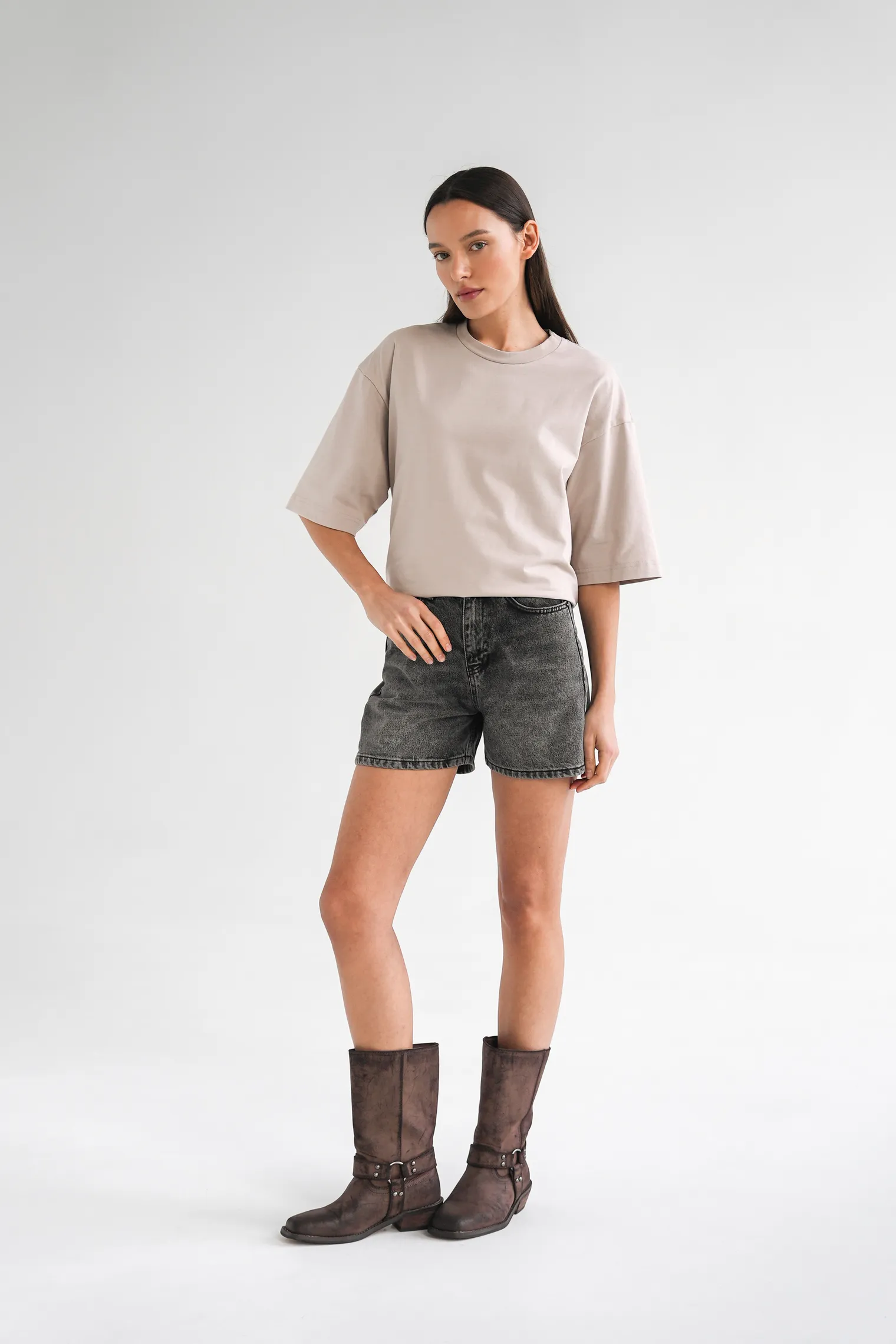 Шорты с завышенной талией в цвете чёрная варка фото 3