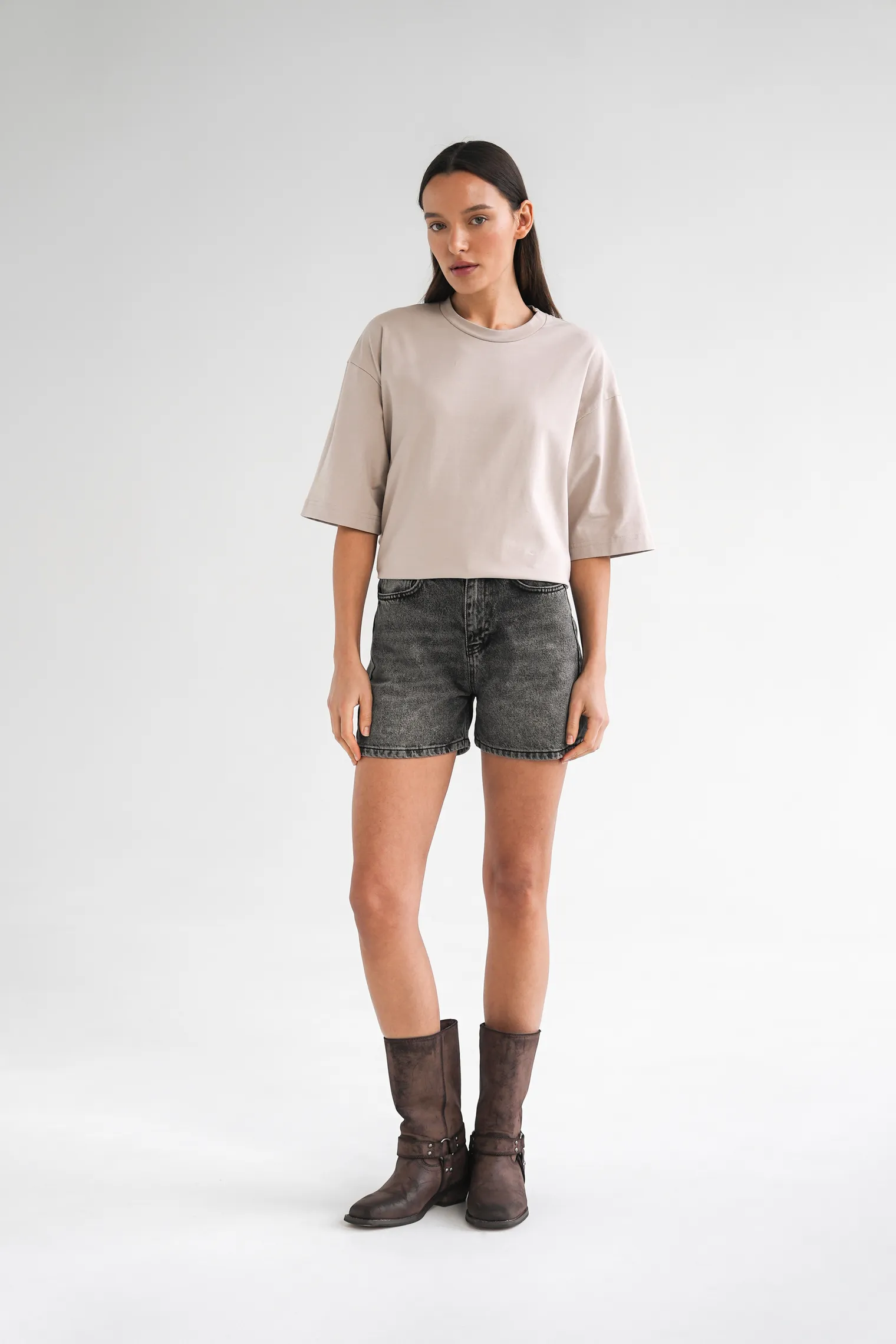 Шорты с завышенной талией в цвете чёрная варка фото 5