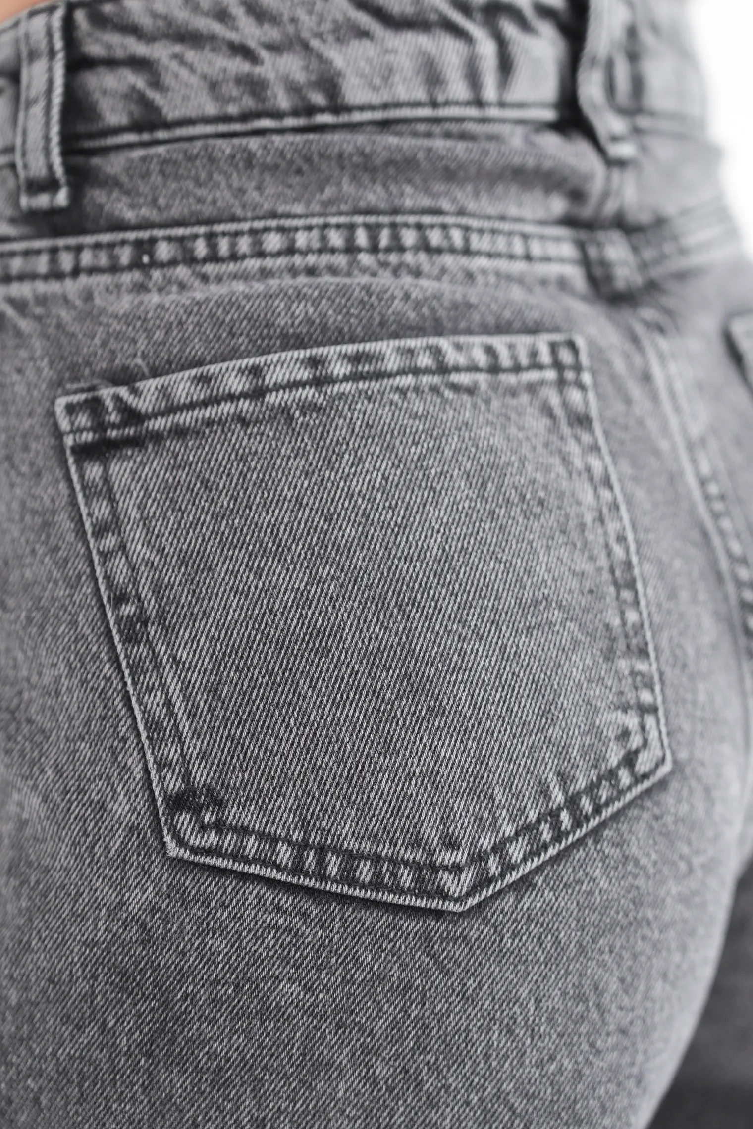 Шорты с завышенной талией в цвете чёрная варка фото 6