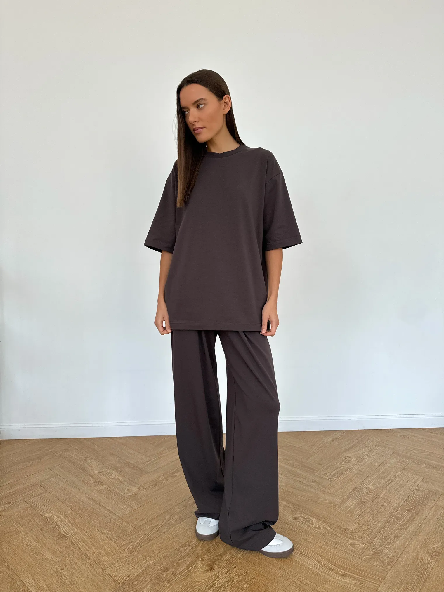 Футболка свободного кроя цвета моро фото 4