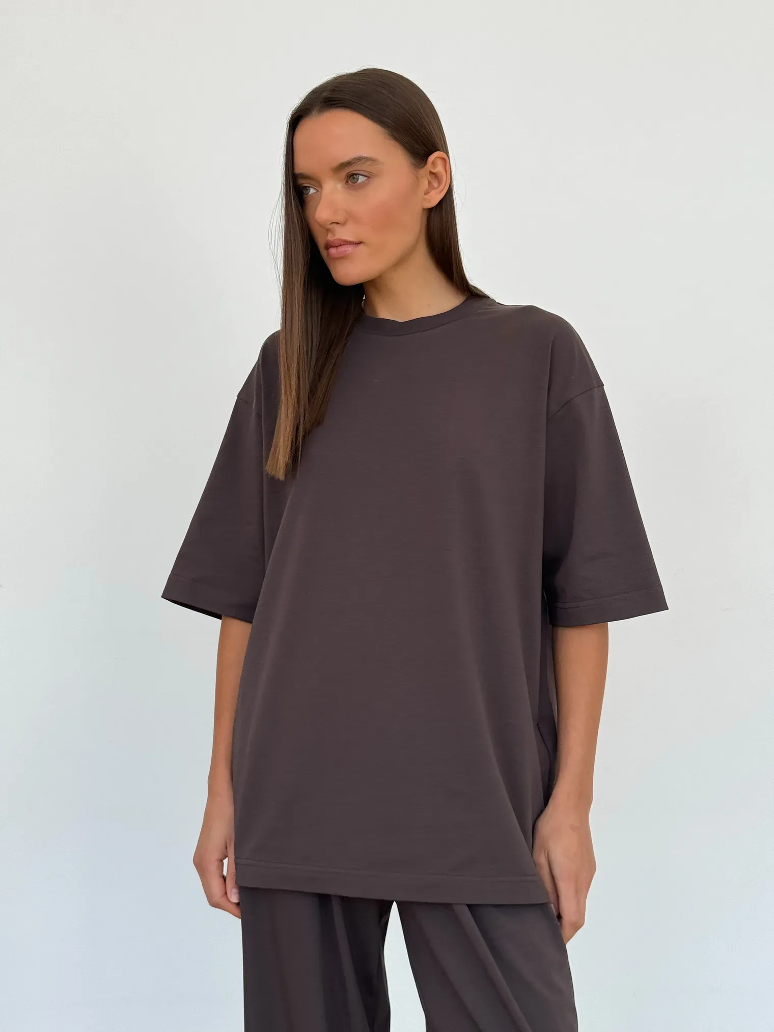 Футболка свободного кроя цвета моро фото 6