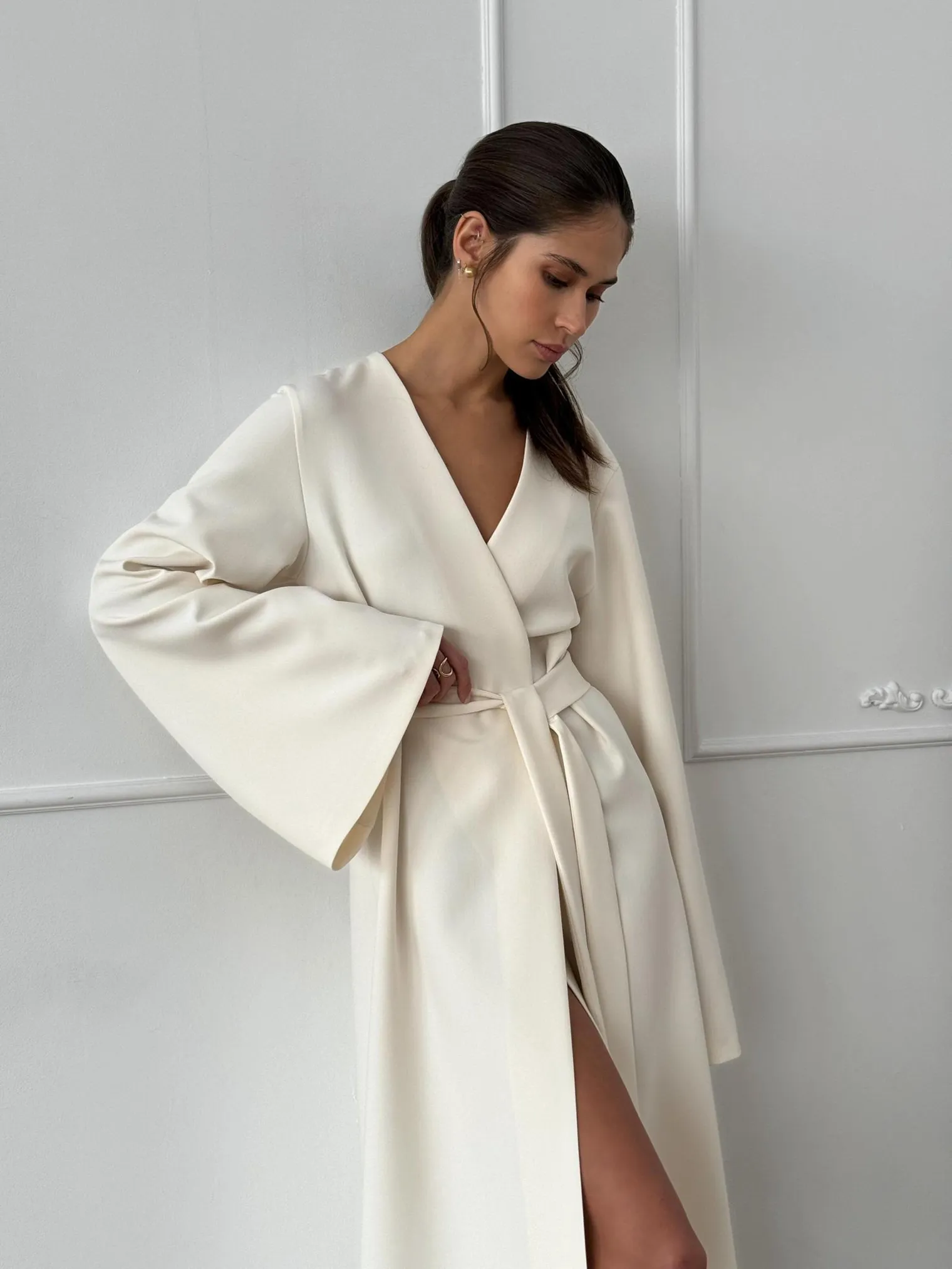 Платье миди с поясом цвета тофу фото 3