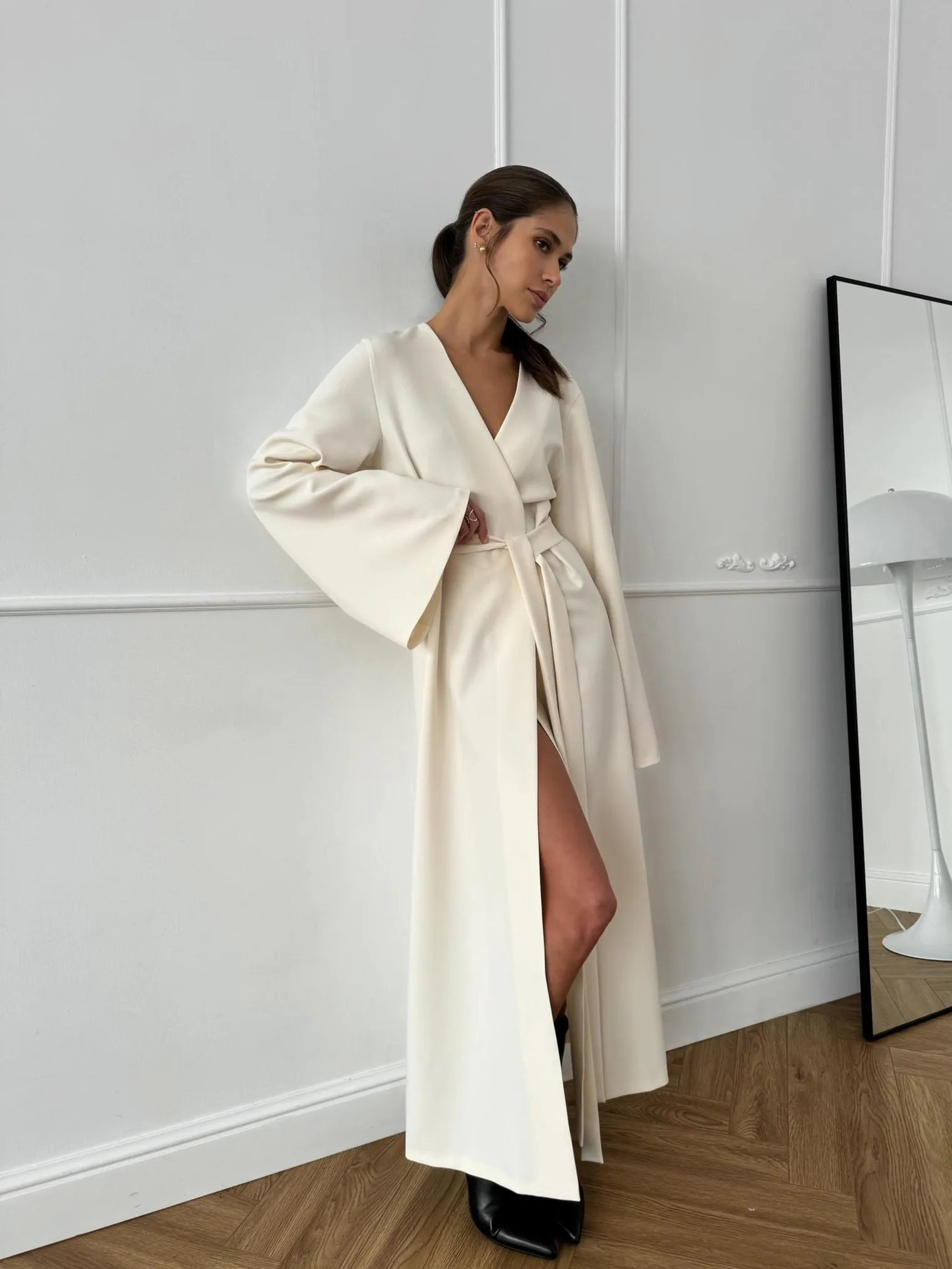 Платье миди с поясом цвета тофу фото 4