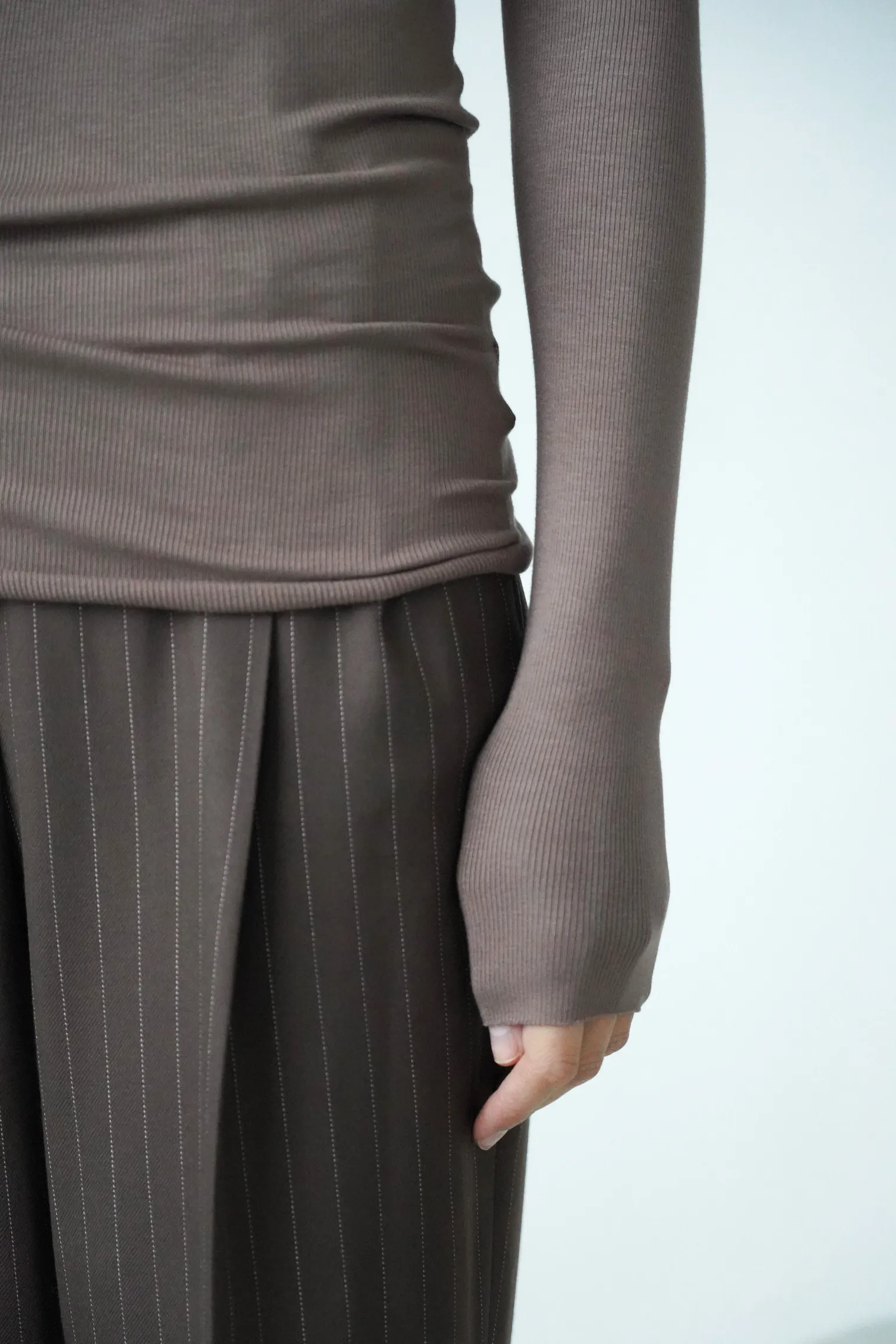 Водолазка в рубчик шоколадного цвета фото 6