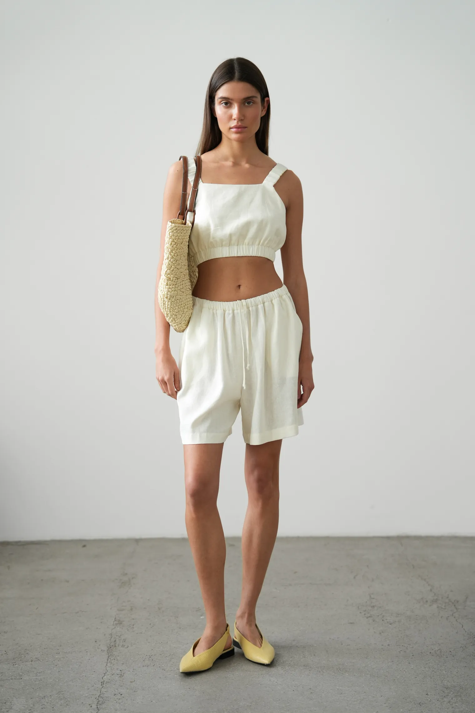 Шорты изо льна цвета тофу фото 7