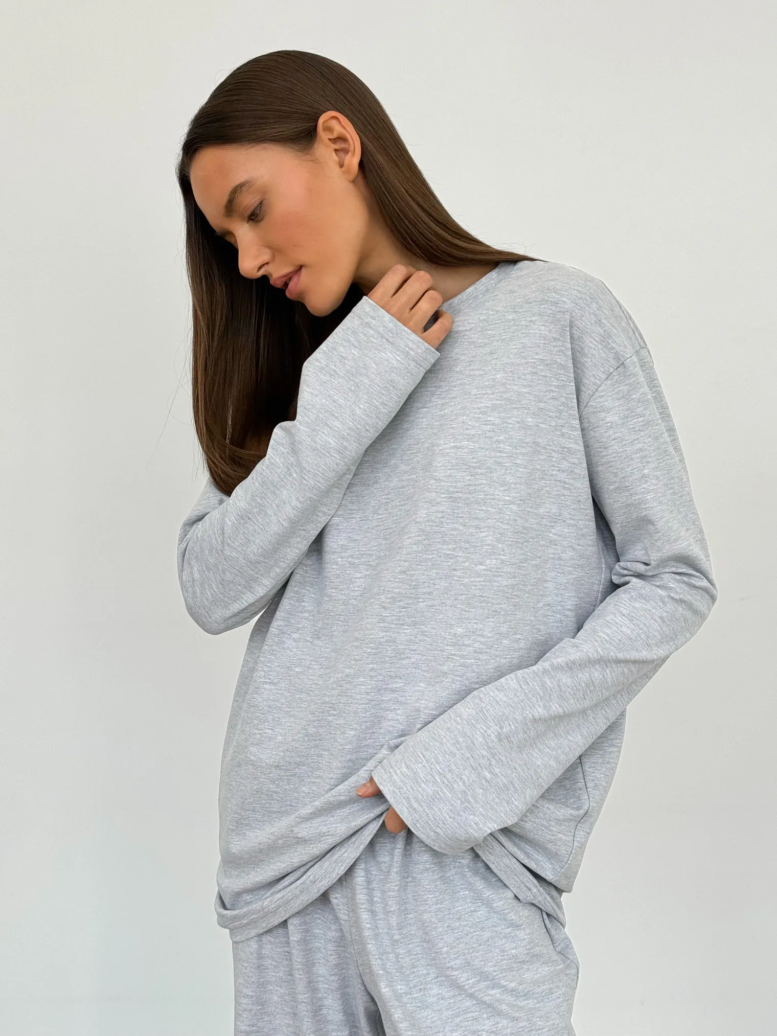 Лонгслив свободного кроя цвета серый меланж фото 6