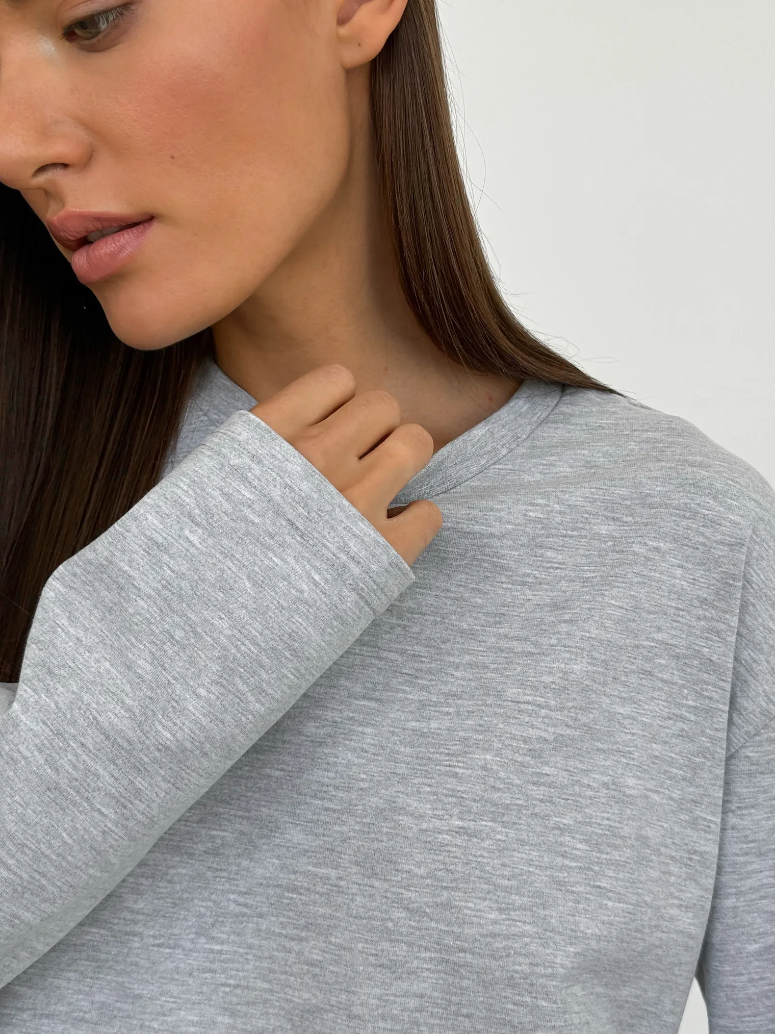 Лонгслив свободного кроя цвета серый меланж фото 3