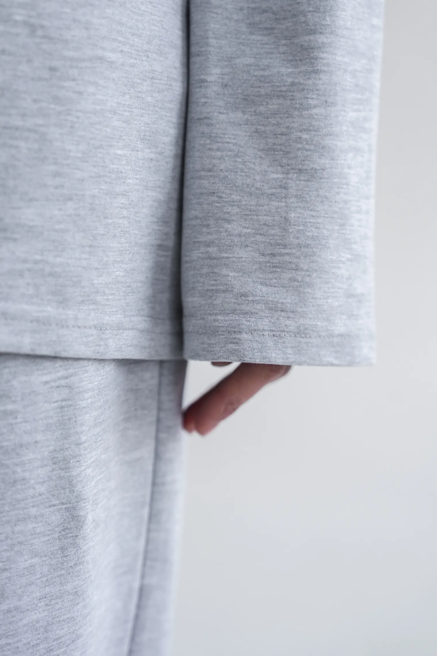 Лонгслив свободного кроя цвета серый меланж фото 8