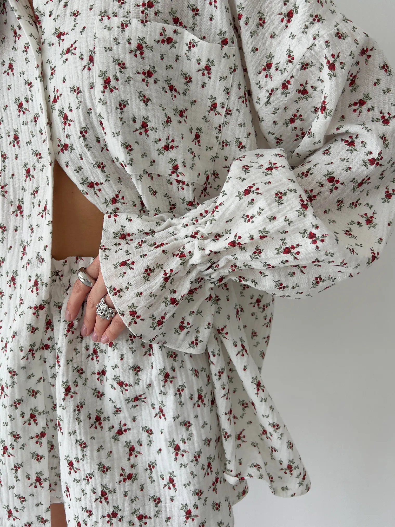 Костюм из муслина: рубашка, шорты в цвете красный бук на айвори фото 5