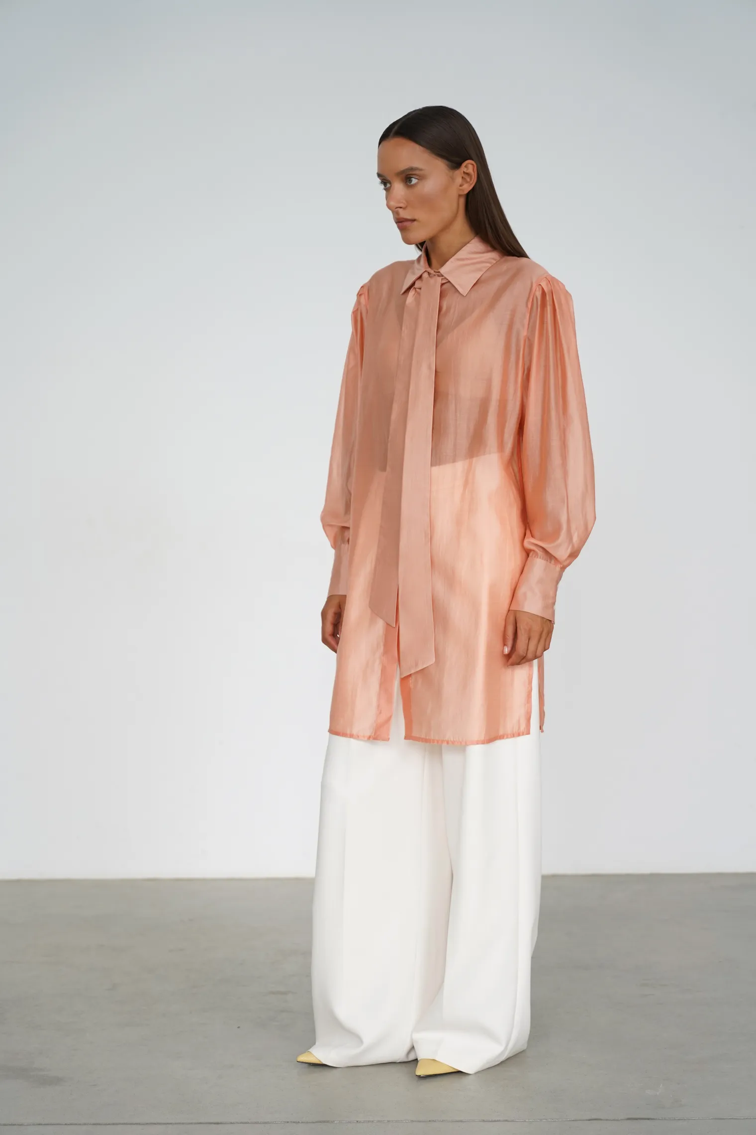 Рубашка из прозрачной ткани персикового цвета фото 6