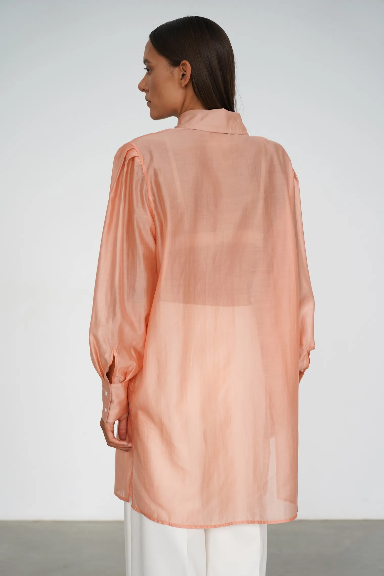 Рубашка из прозрачной ткани персикового цвета фото 4