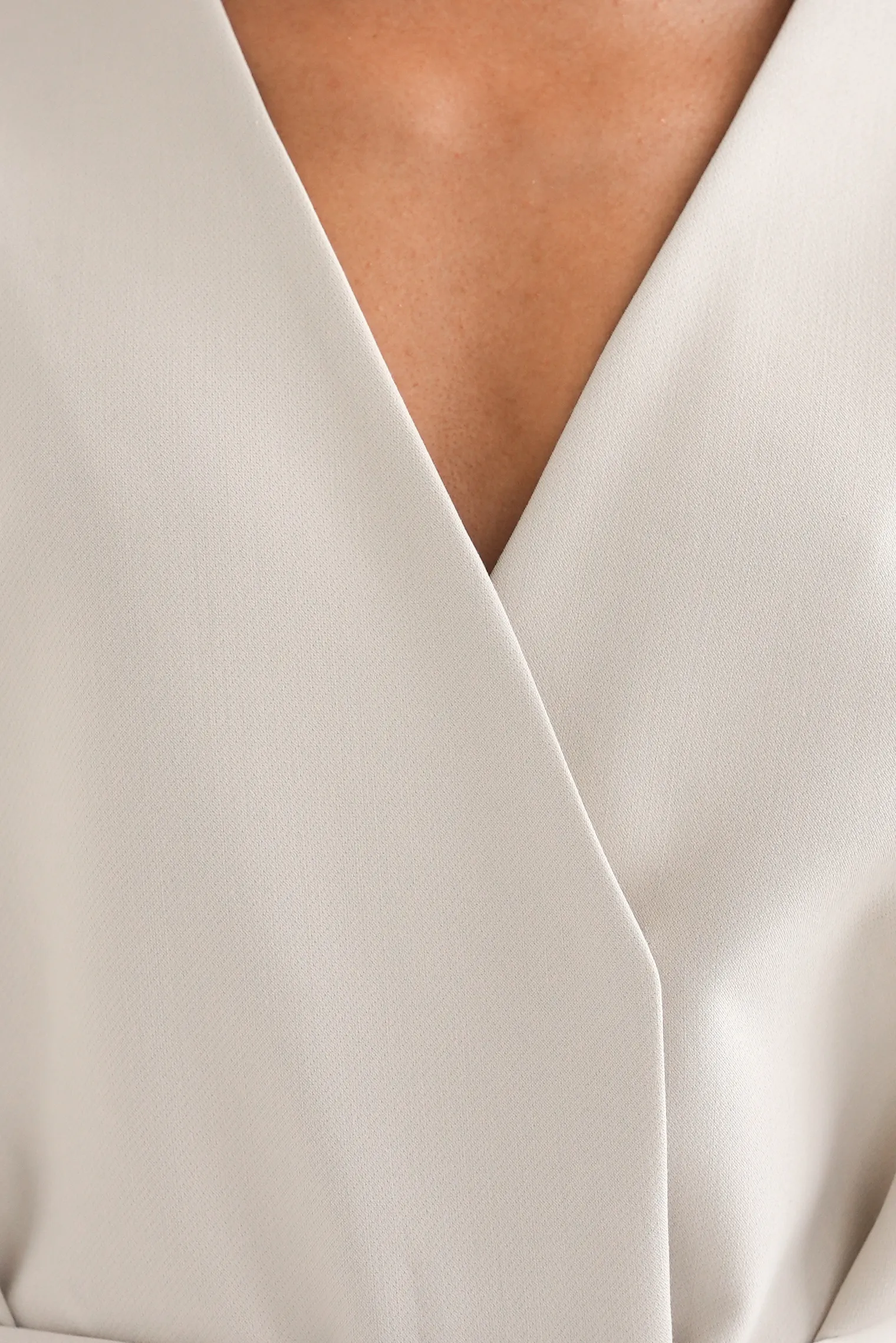 Платье миди с поясом цвета айвори фото 9