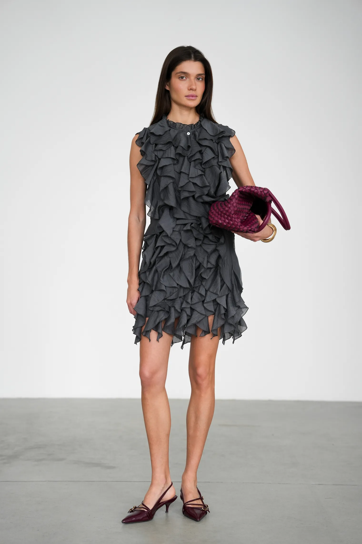 Блуза из жатой ткани графитового цвета фото 3