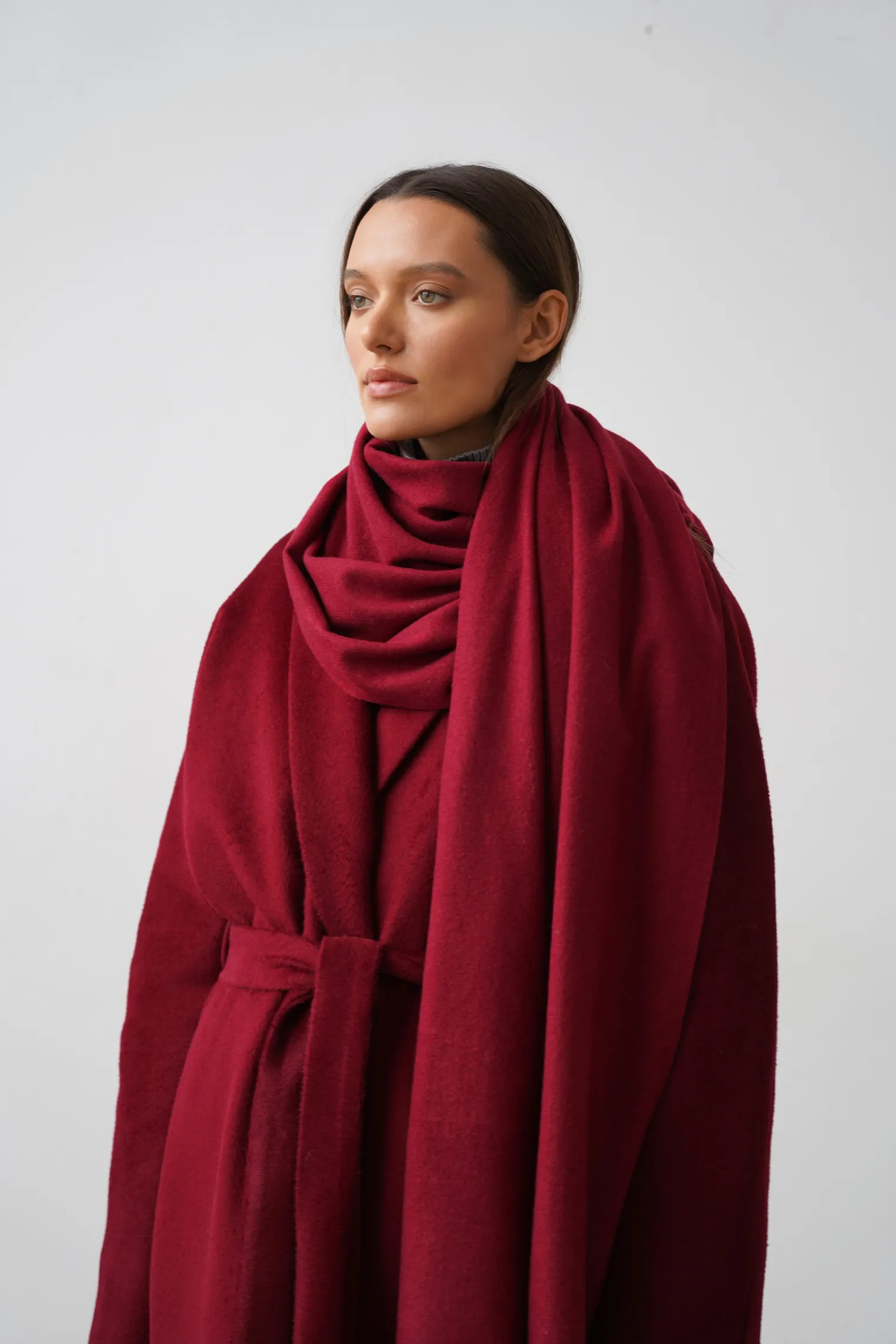 Палантин однотонный из вискозы цвета бургундия фото 5