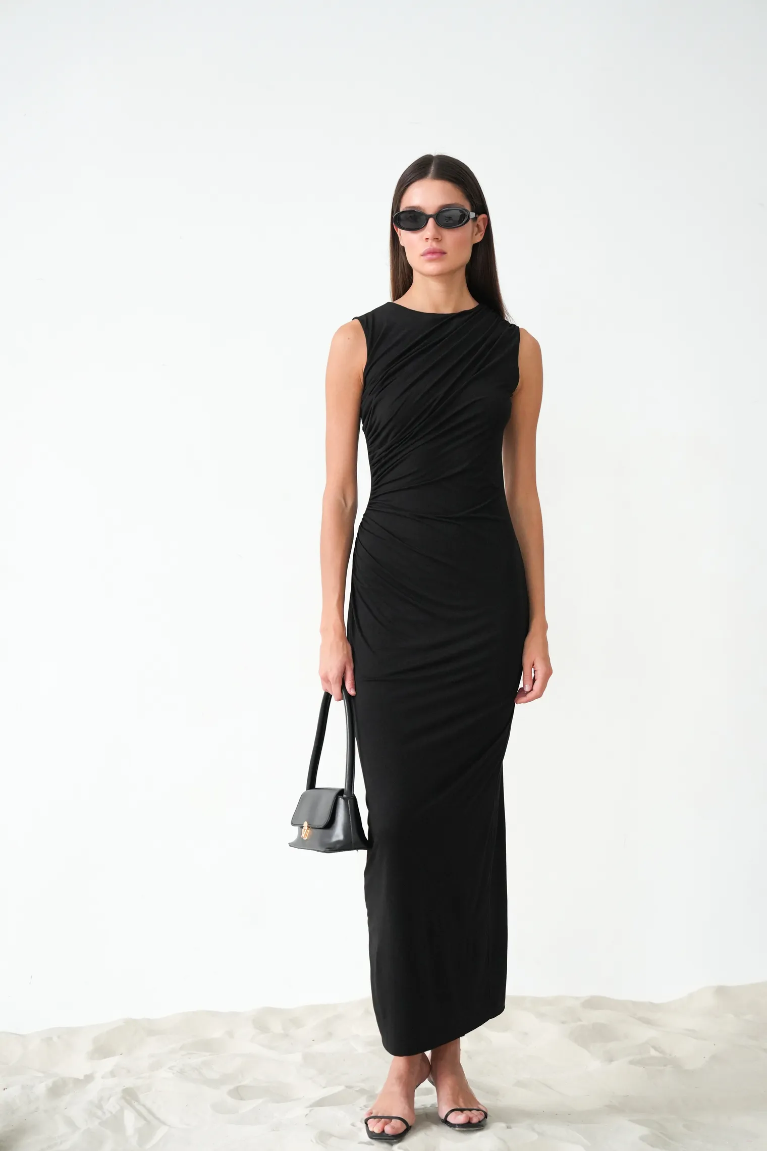 Платье макси со складками чёрного цвета фото 6