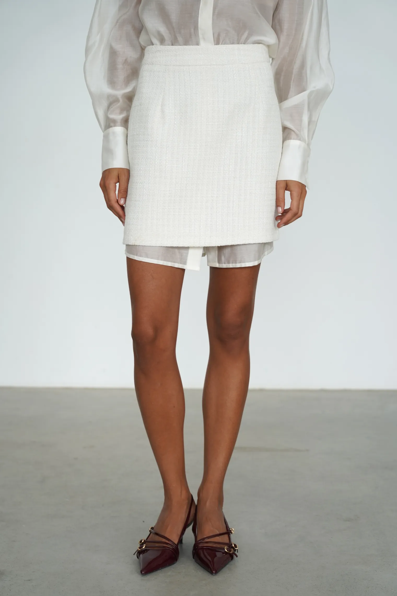 Юбка мини из твидовой ткани цвета тофу фото 5