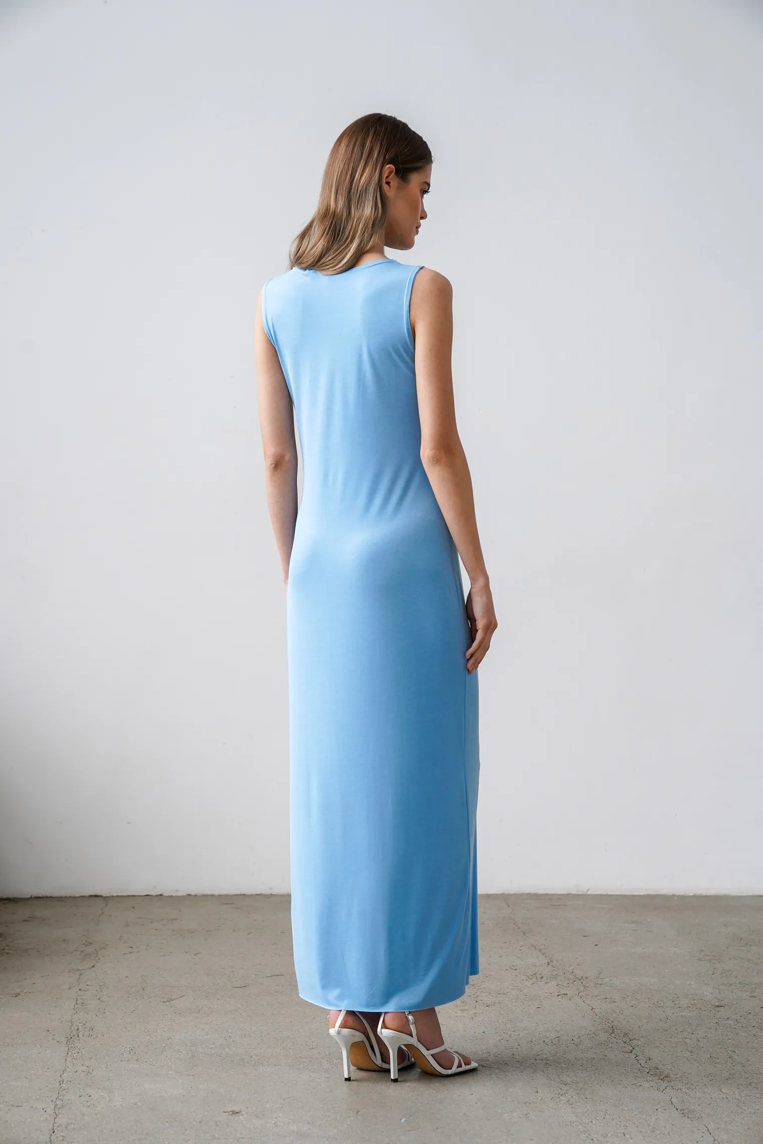 Платье макси голубого цвета фото 4