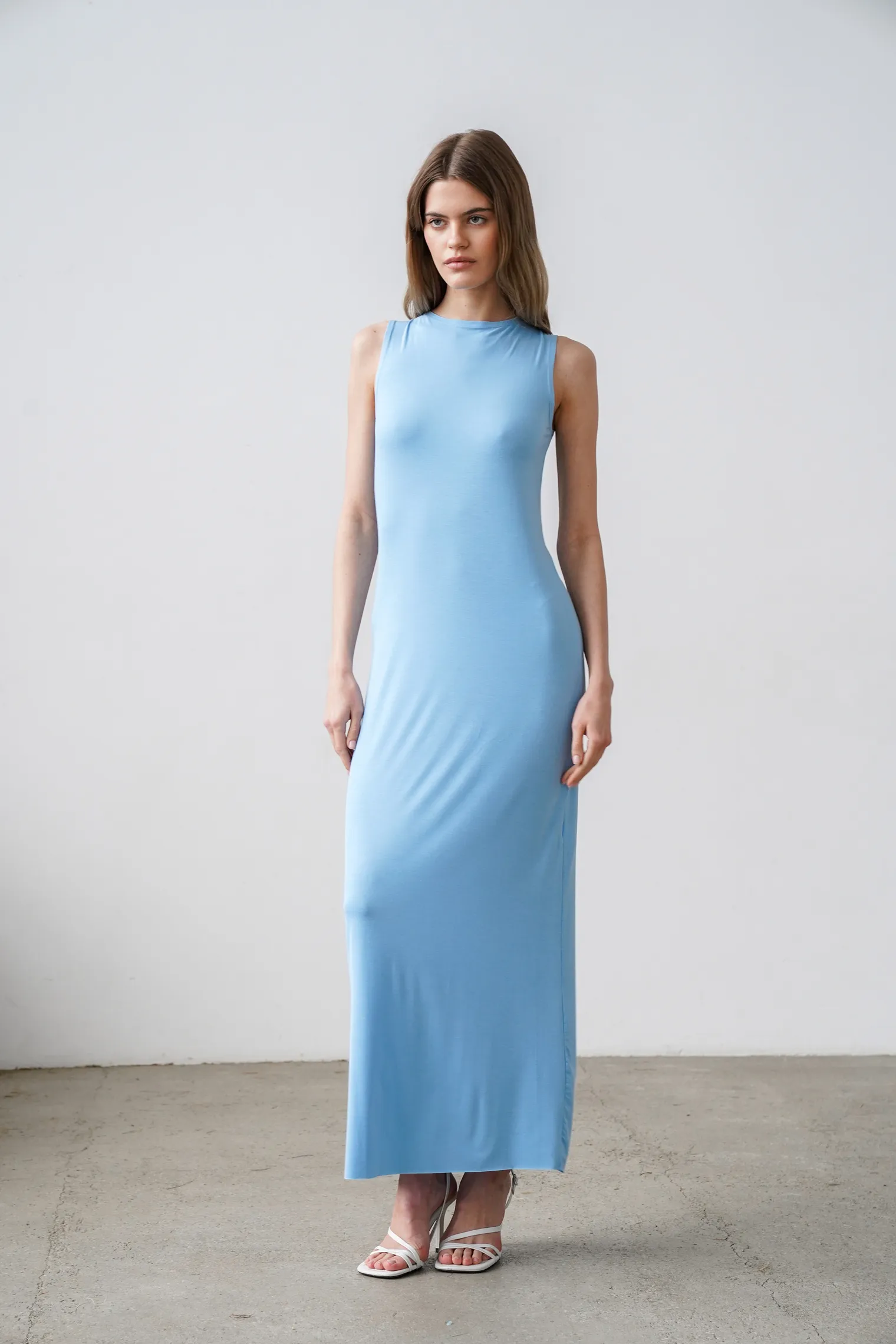 Платье макси голубого цвета фото 6