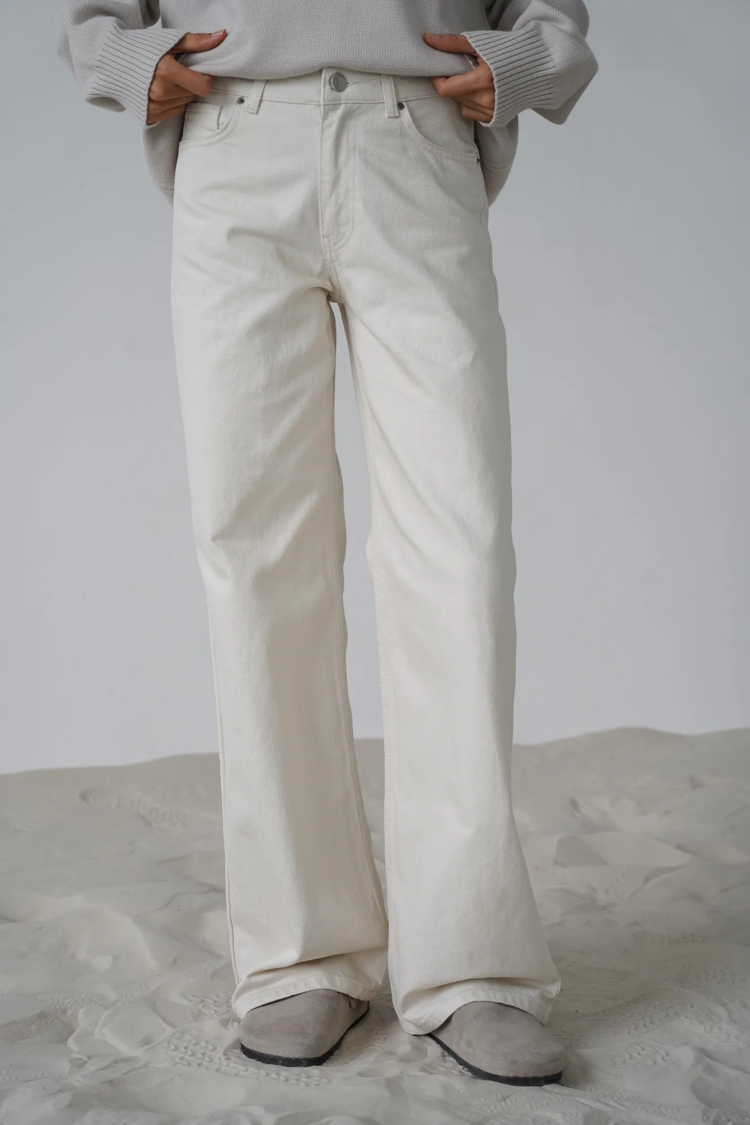 Джинсы широкого кроя с завышенной талией молочного цвета фото 2