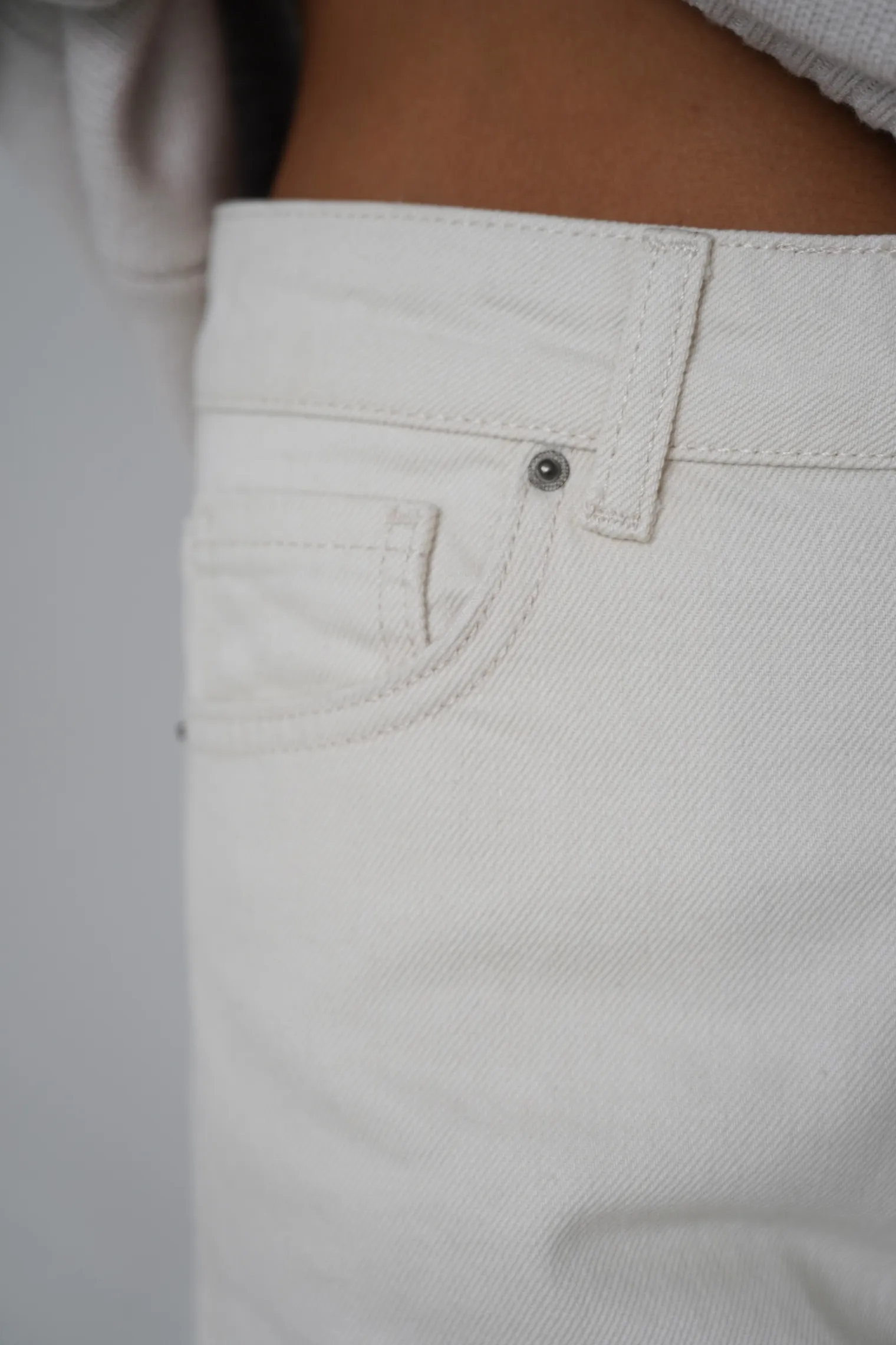 Джинсы широкого кроя с завышенной талией молочного цвета фото 3