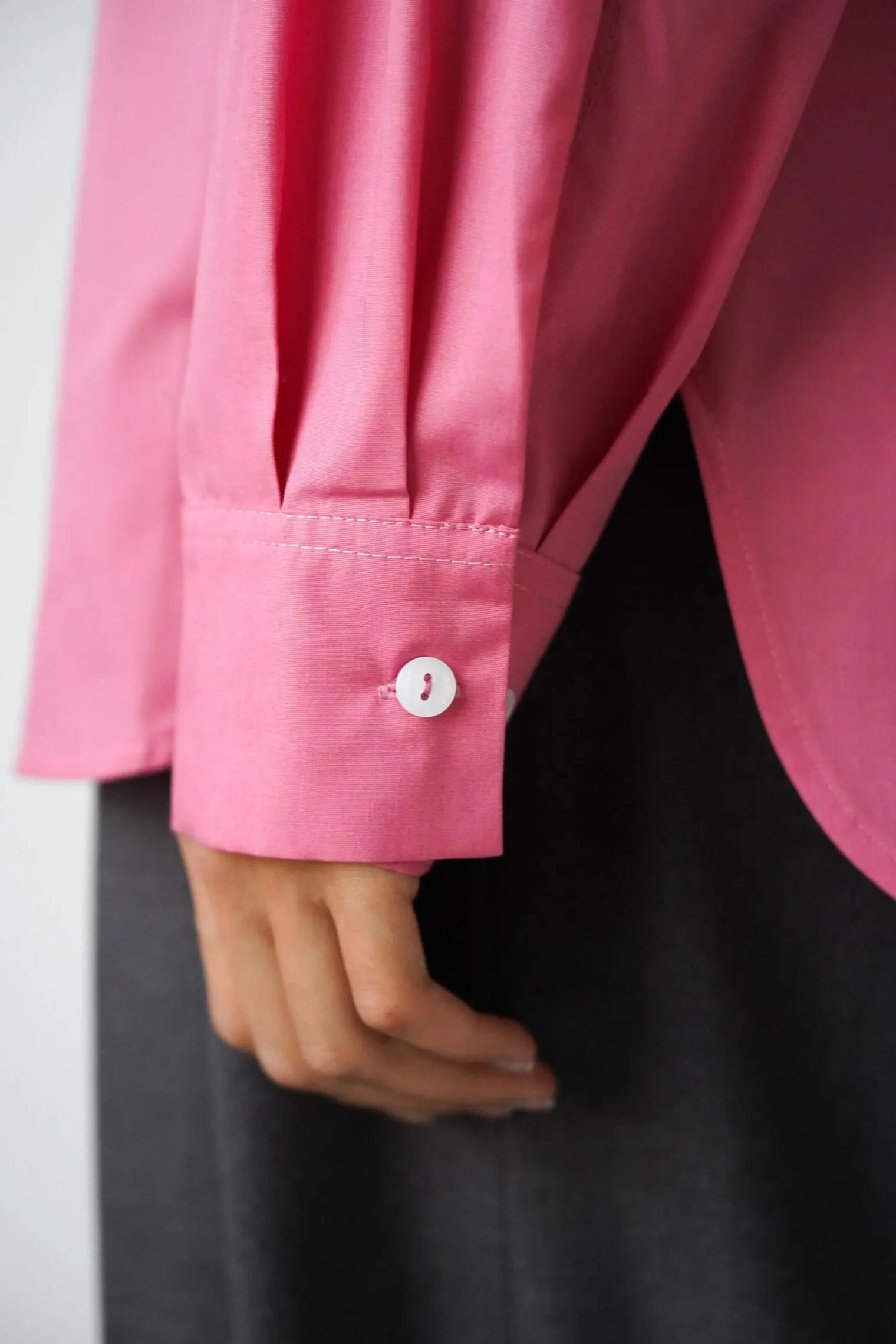 Рубашка свободного кроя розового цвета фото 5