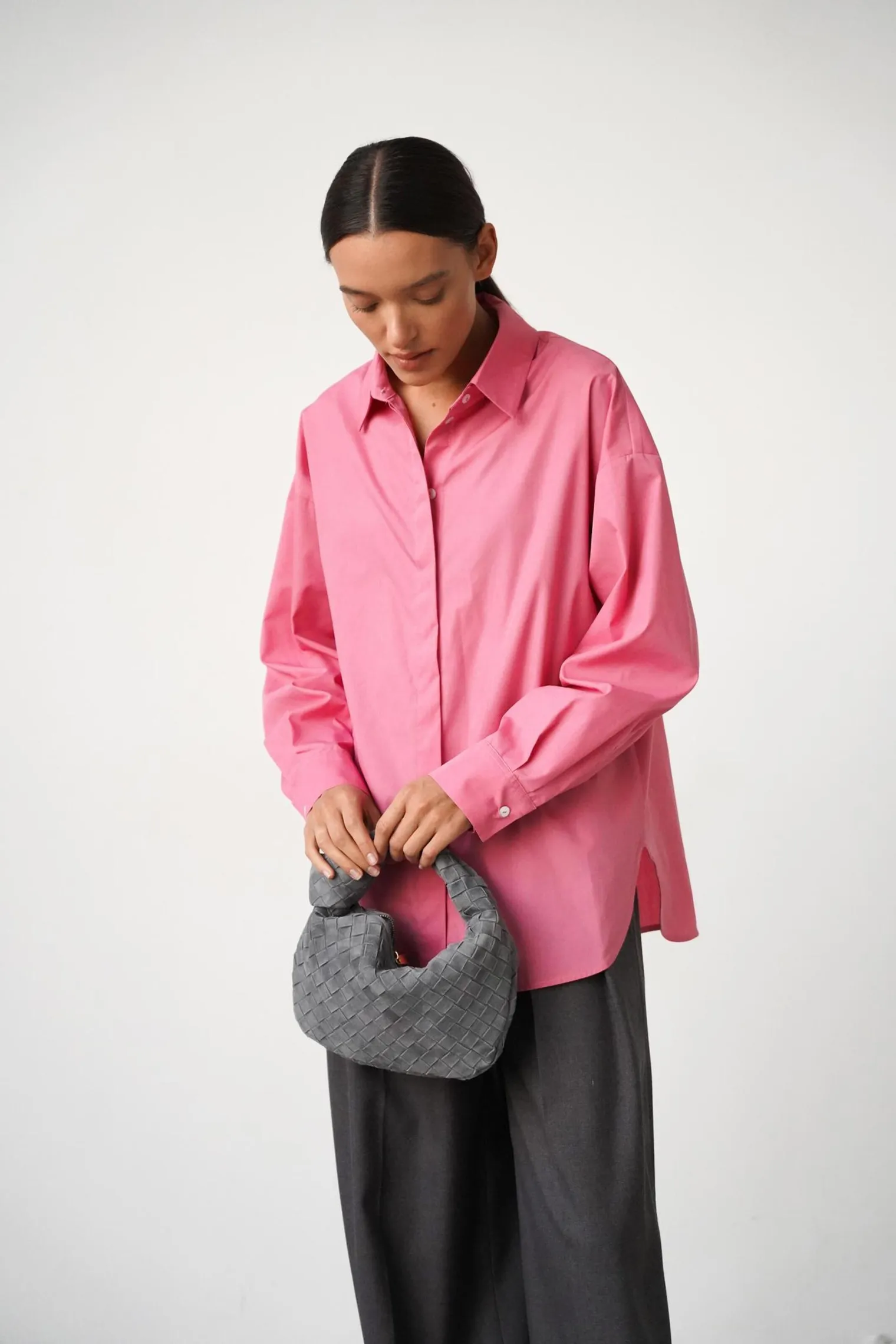 Рубашка свободного кроя розового цвета фото 1