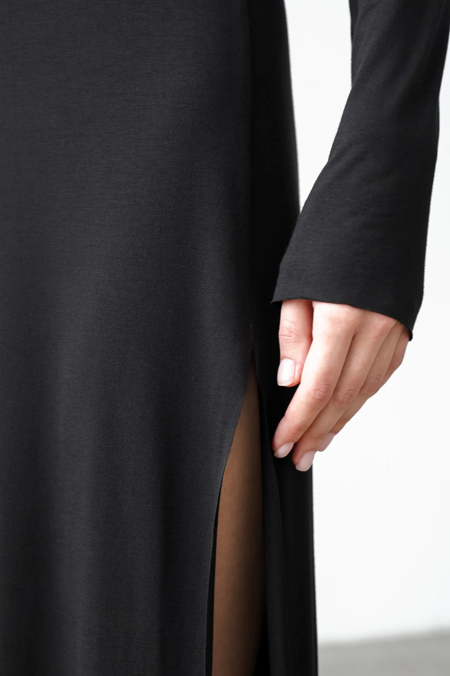 Платье макси с разрезом чёрного цвета фото 2