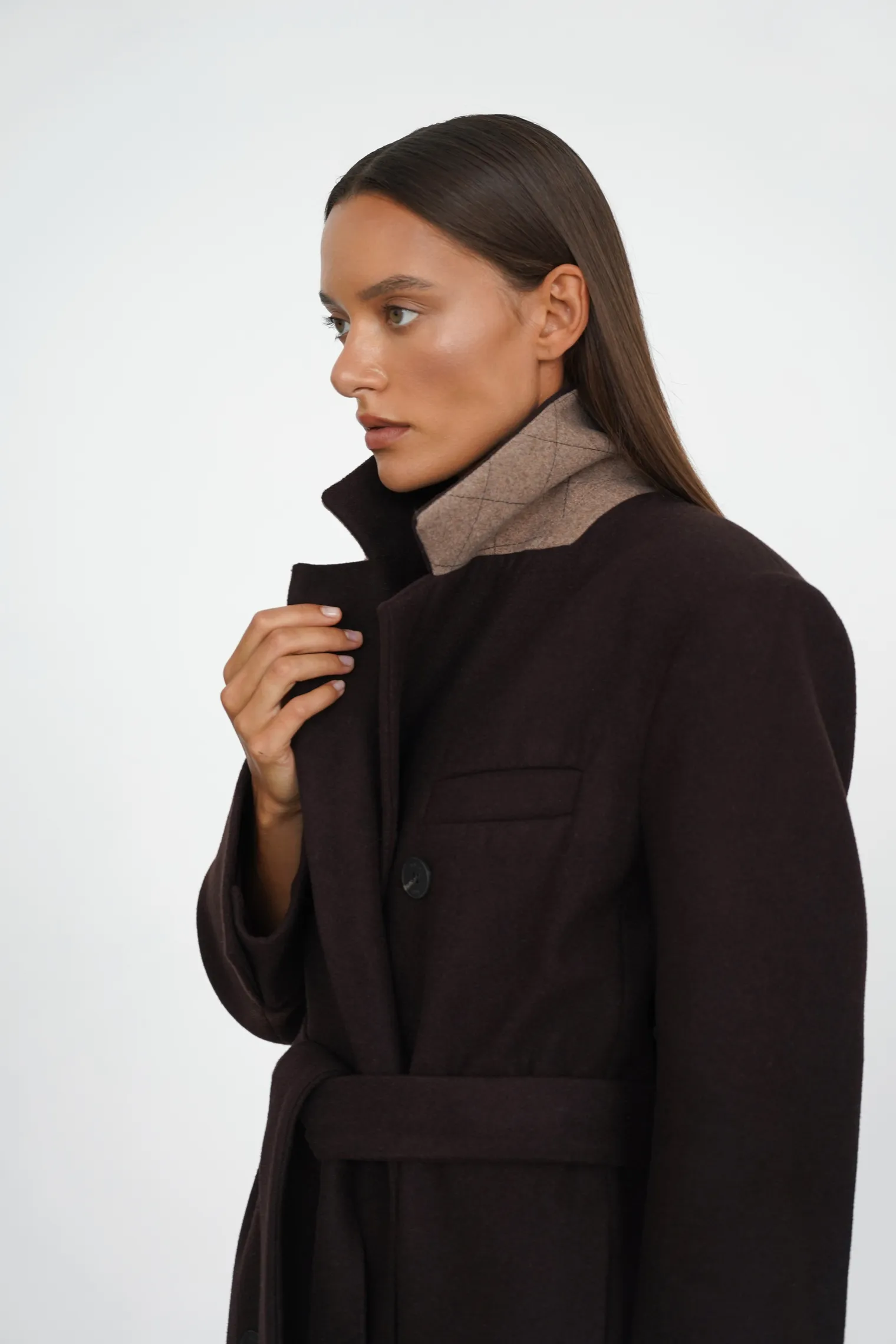 Пальто двубортное с втачным рукавом с поясом цвета горький шоколад фото 5