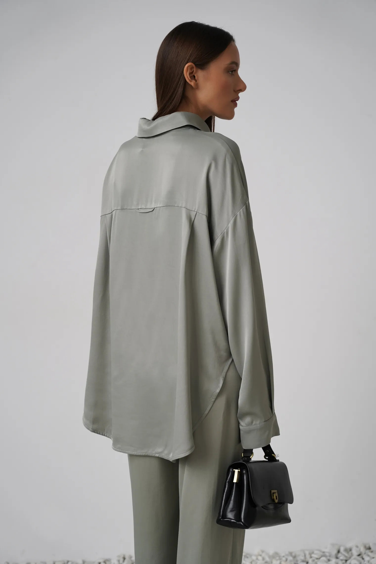 Рубашка свободного кроя с длинным рукавом цвета полынь фото 4