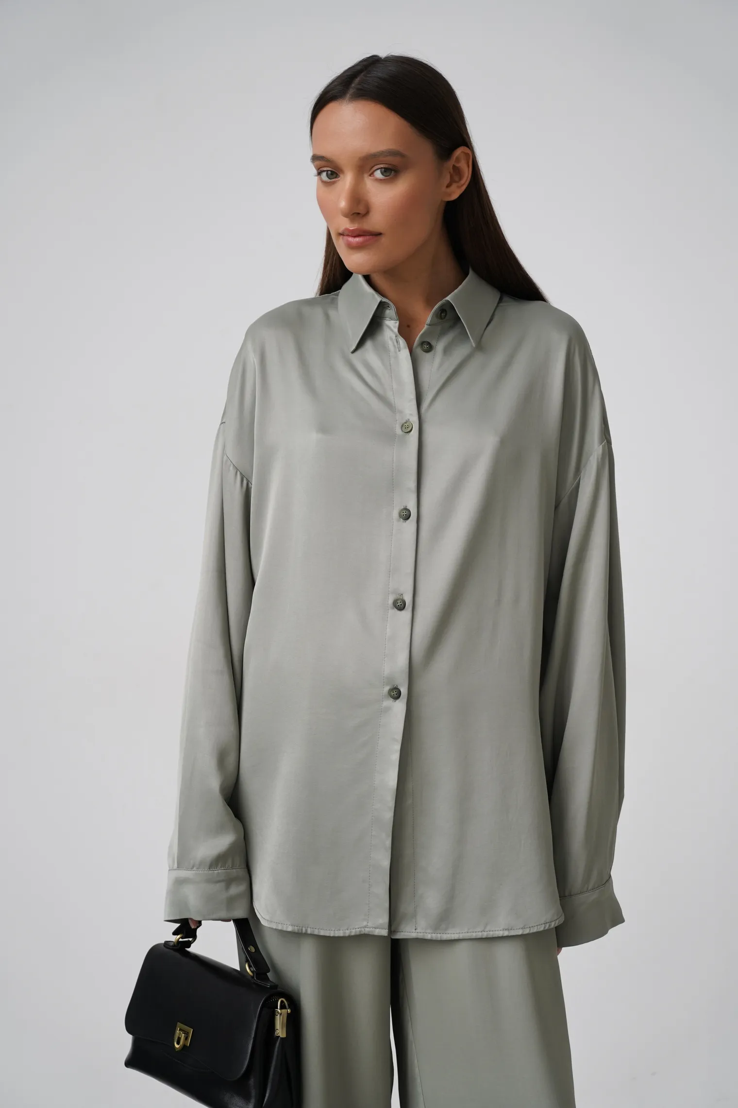 Рубашка свободного кроя с длинным рукавом цвета полынь фото 5