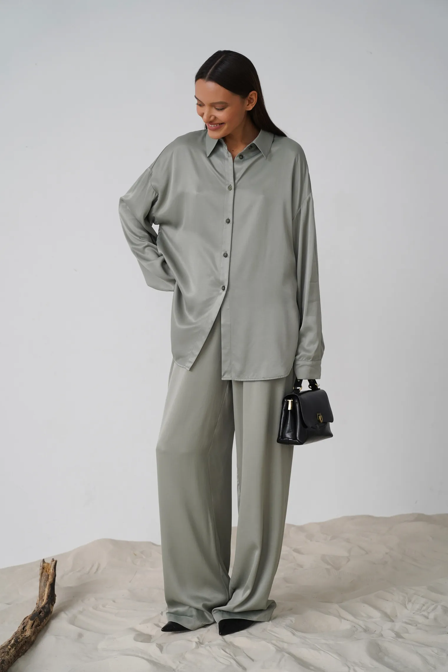 Рубашка свободного кроя с длинным рукавом цвета полынь фото 6