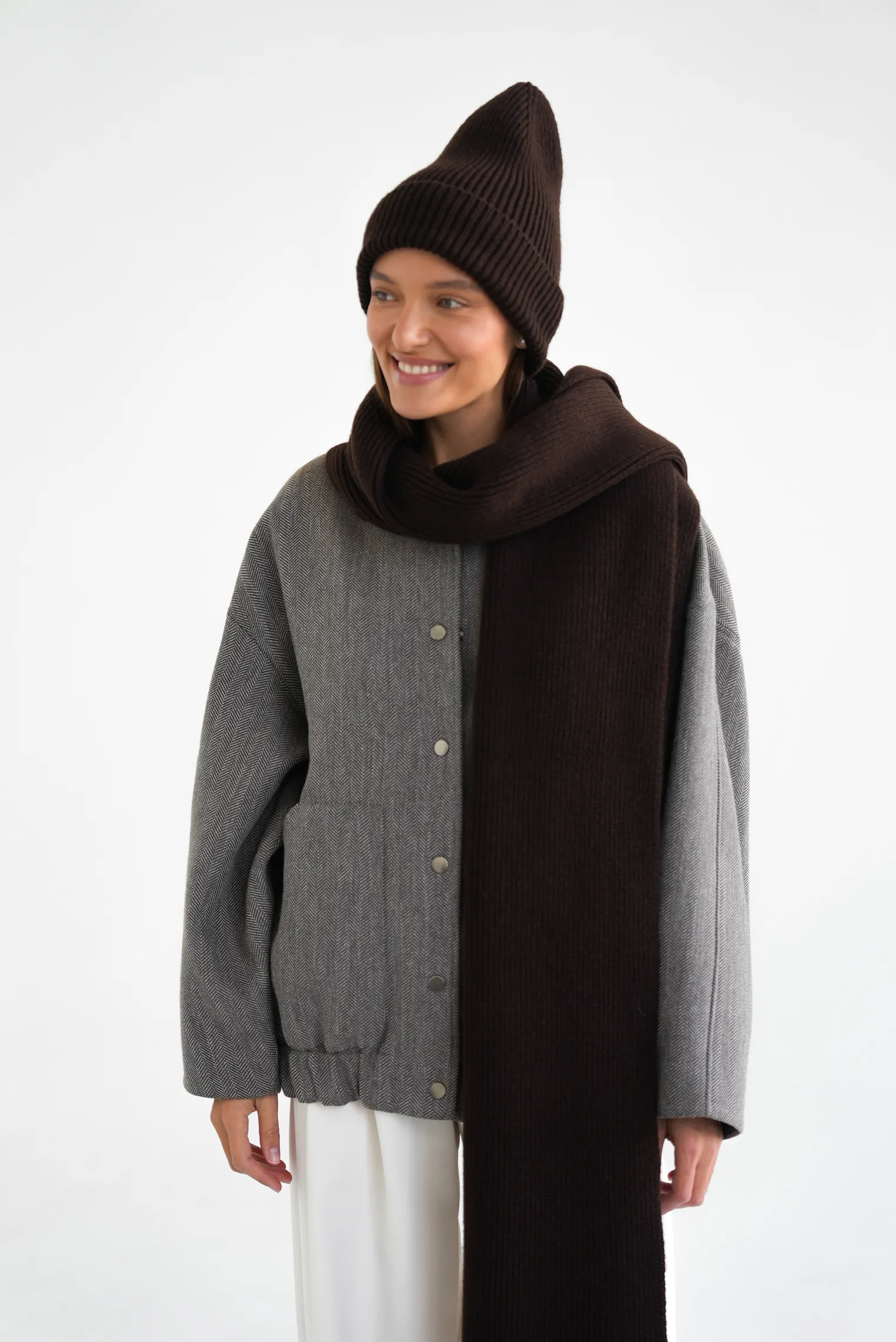 Шапка из шерсти мериноса цвета горький шоколад фото 4