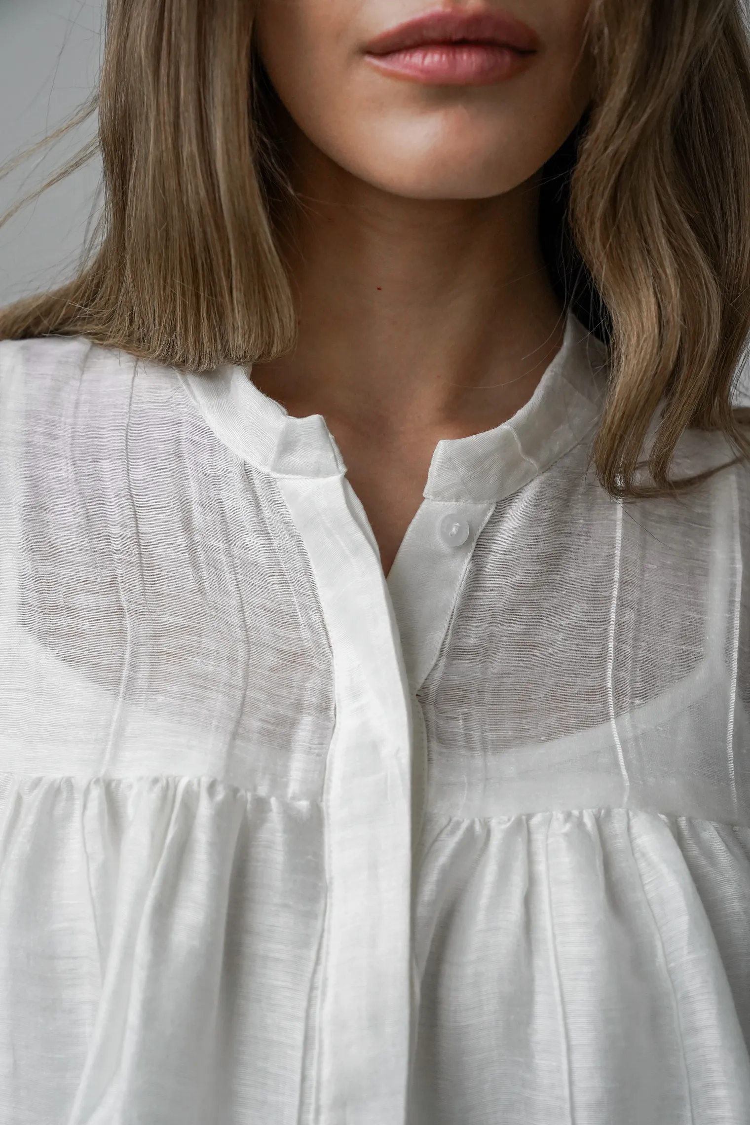 Платье свободного кроя ярусное цвета тофу фото 2