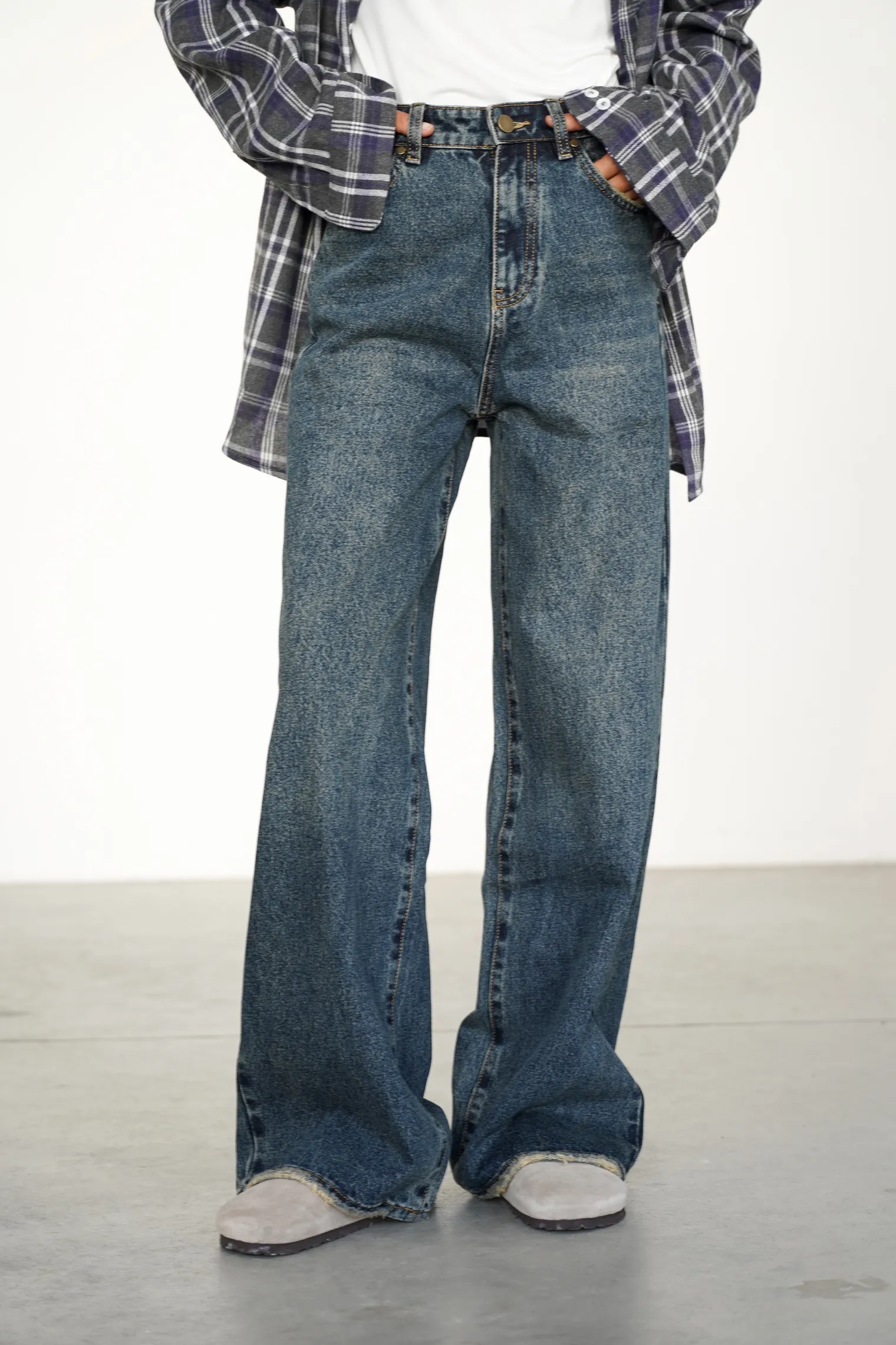 Джинсы свободного кроя в винтажном стиле синего цвета фото 1